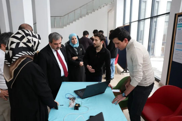 Bilgisayar bölümü öğrencilerimiz sınıflar arası modül proje yarışmasını başarıyla tamamladı.